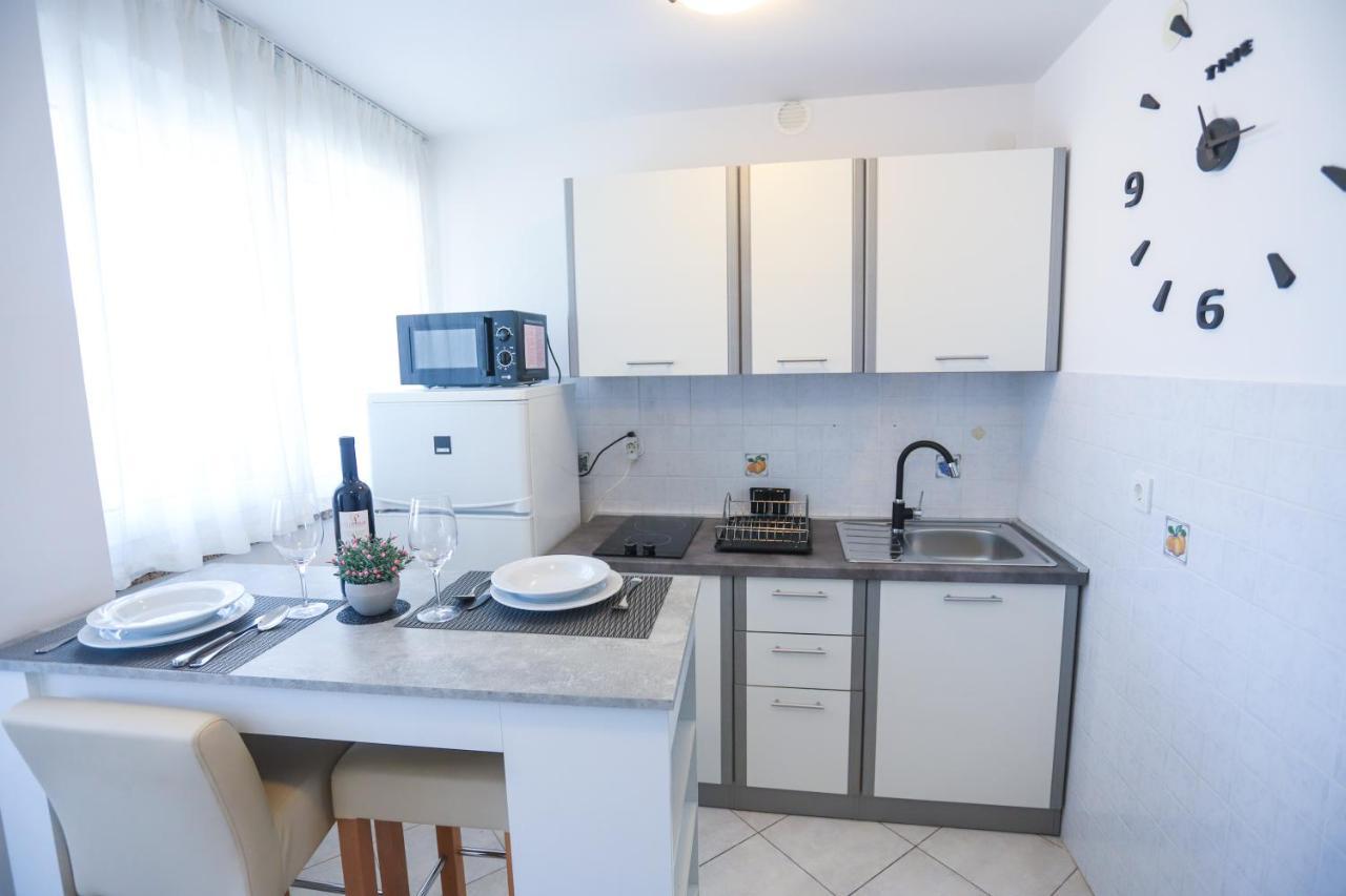 Apartment Ivica Пореч Екстер'єр фото