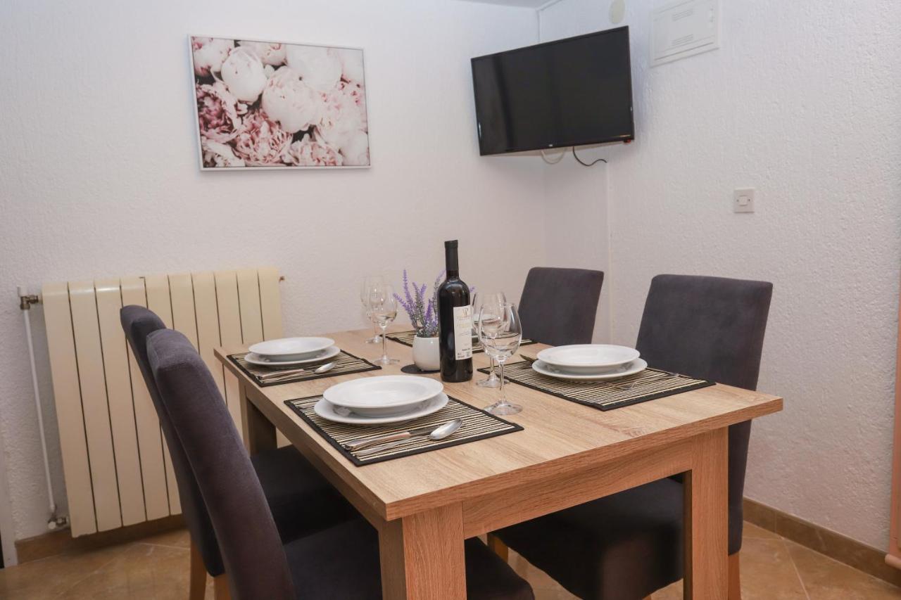 Apartment Ivica Пореч Екстер'єр фото