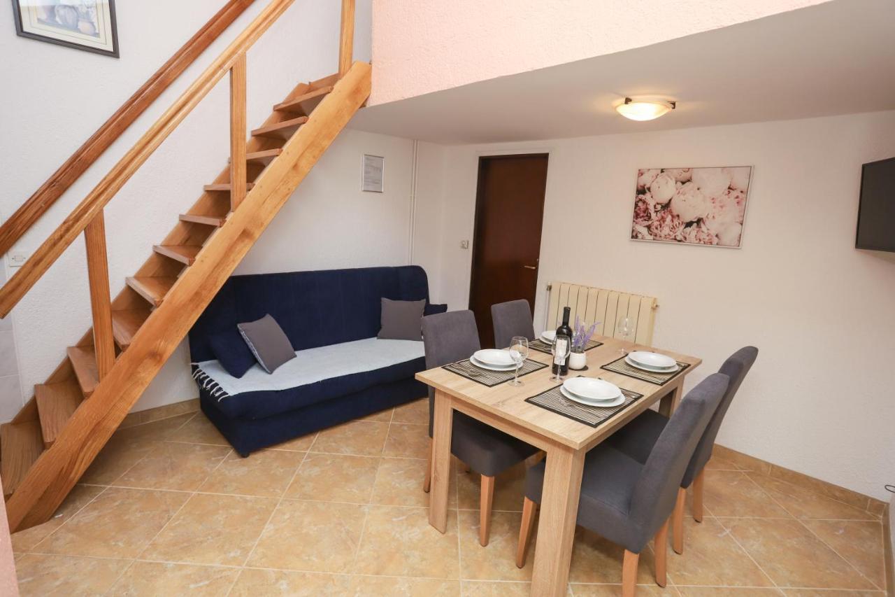 Apartment Ivica Пореч Екстер'єр фото