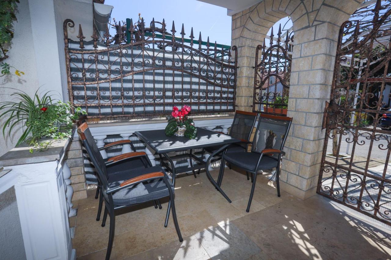 Apartment Ivica Пореч Екстер'єр фото